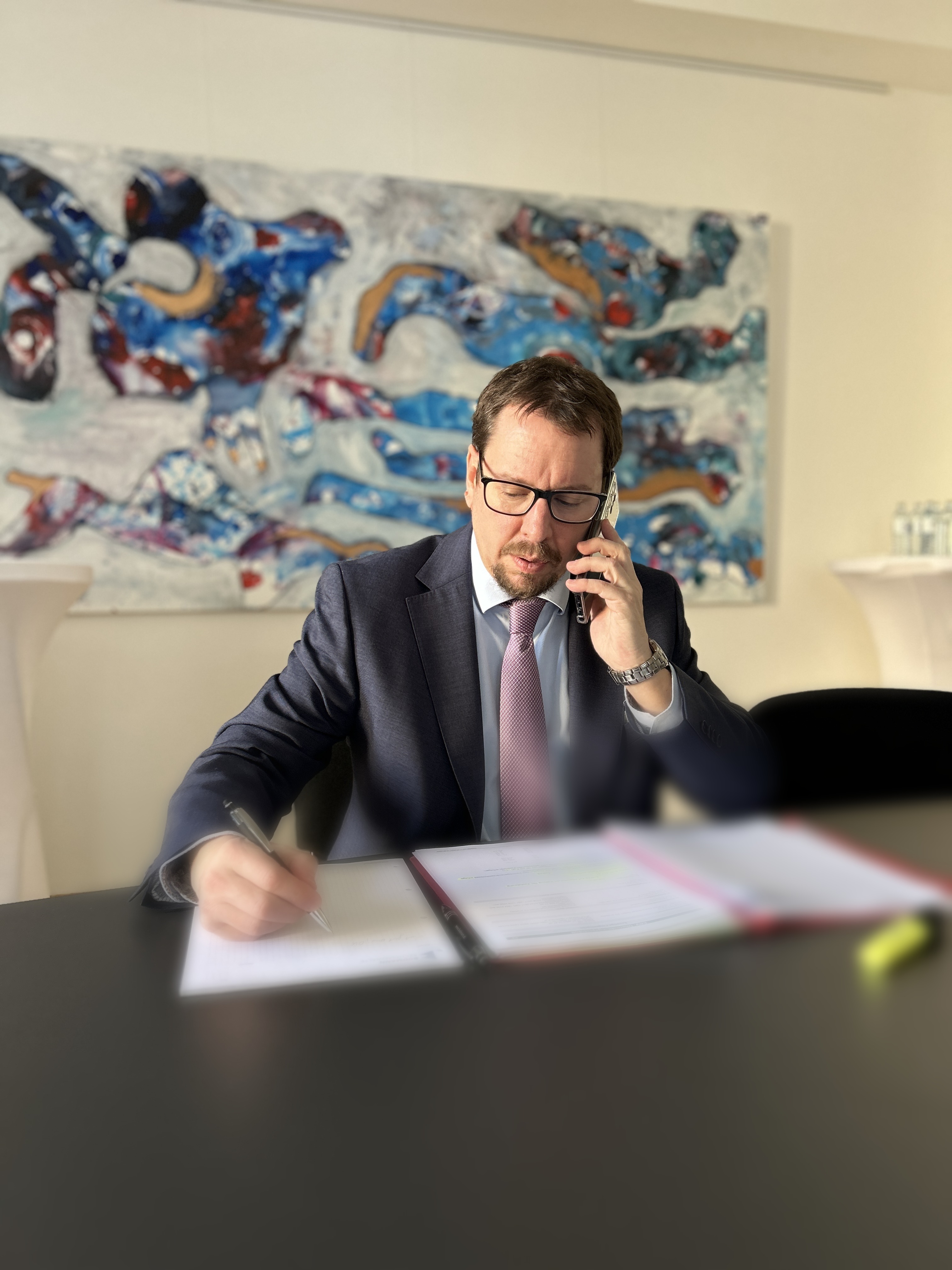 Mag. Andreas Weinwurm in der Kanzlei